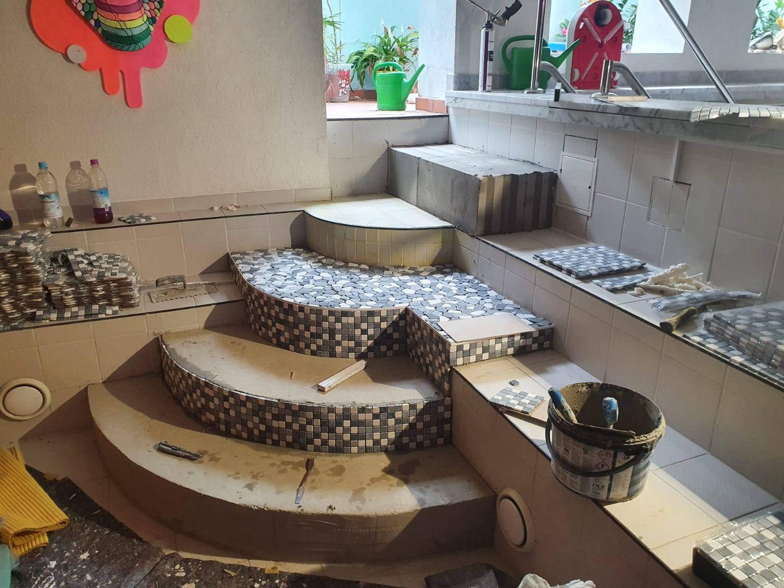 Bad mit Mosaikfliesen